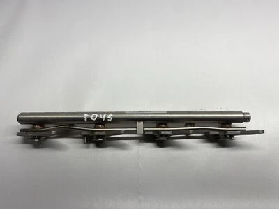 Línea de riel de inyección de suministro de combustible Mercedes-Benz C218 CLS 550 2012 A2780703395 Foto 1 de 4