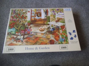 CASA DEI PUZZLE ~ COLLEZIONE ESKADALE ~ CASA E GIARDINO 1000 puzzle NUOVO - Foto 1 di 1