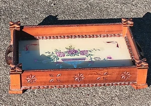 Volkskunst / Tramp Art Holz & Glas Tablett mit bemalter Blumen & Urnenfolie - Bild 1 von 21