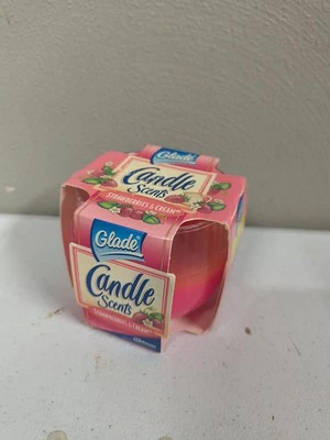VTG Glade Candle Scents Strawberries & Cream 4 Oz. Glass Jar 1996 NOS - Image 1 of 3