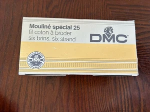 Caja de madejas DMC vintage 11 madejas Mouline especial 25 hilos hilo dental verde 986 - Imagen 1 de 4