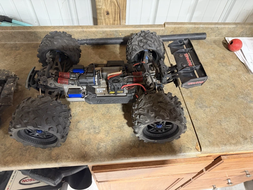 Traxxas E-Revo escala 1:10 sin escobillas RC y Erevo mini paquete conjunto completo Foto 1 de 4