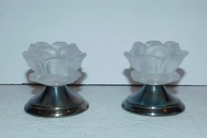 GEPFLEGTE KERZENSTÄNDER BLUMENFORM MATTGLAS MIT SILBERFARBENEM SOCKEL - Bild 1 von 6