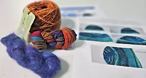 Far Out Fibers - Sky & Mountain Mütze Strickset Sunset - 3 Knäuel & Muster - Bild 1 von 14
