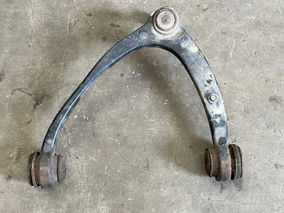 Brazo de control superior del pasajero delantero derecho Cadillac Escalade 2007-2014 AWD 1464 OEM Foto 1 de 4