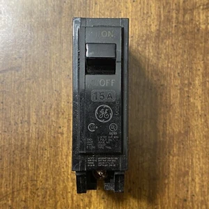 Interruptor de circuito de viaje estándar GE Q-Line THQL 15 amperios 1 polo - Imagen 1 de 13