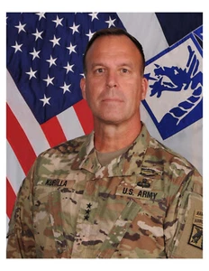 "Foto retrato del general del ejército de los Estados Unidos Michael E. Kurilla 8x10 en 8,5"" x 11" - Imagen 1 de 1