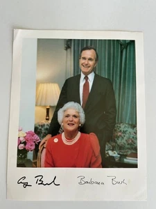 George H.W. & Barbara Bush signed 8x10 Foto Autogramme 90er Jahre ungerahmt - Bild 1 von 3