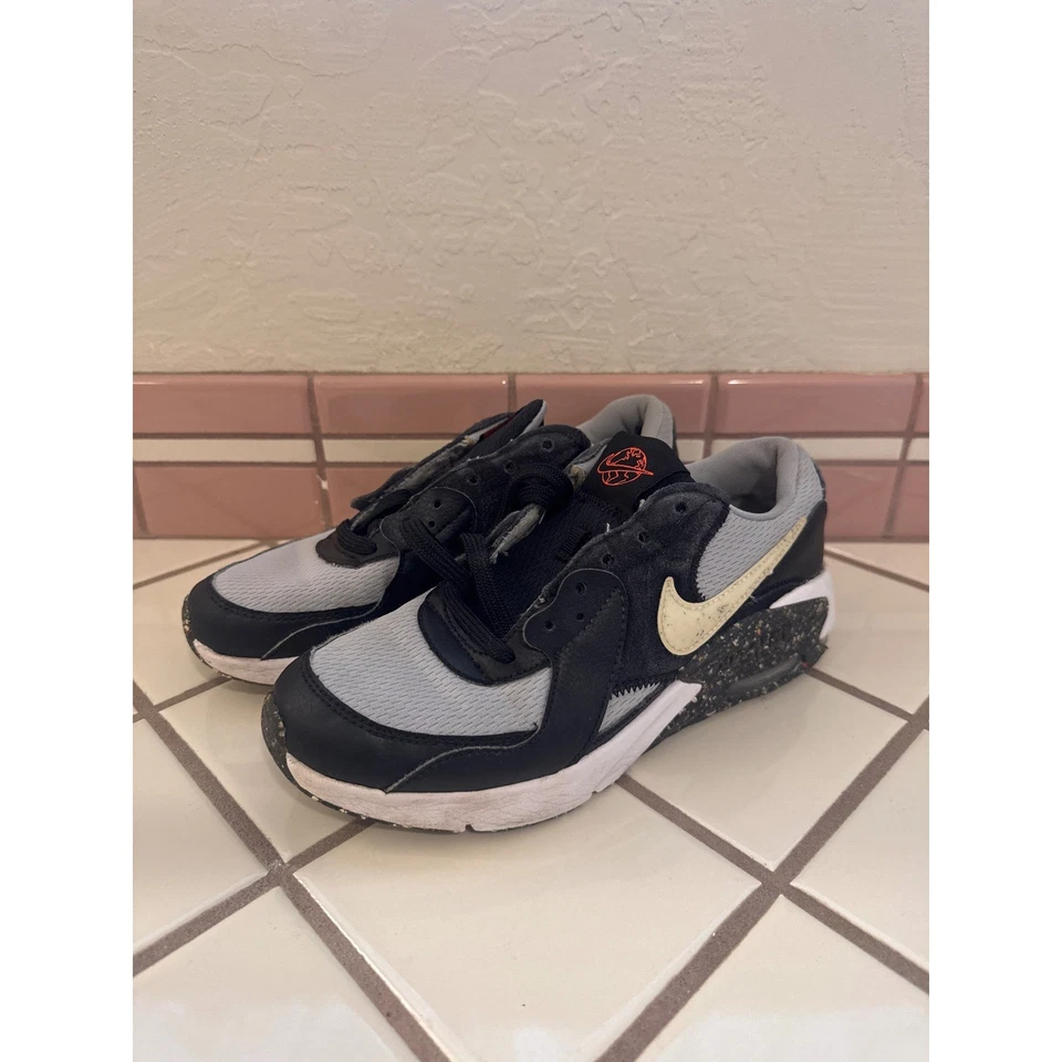 Nike Air Max Goadome Kids Sneakers Black Gray Orange Speckled Sole - Image 1 of 4