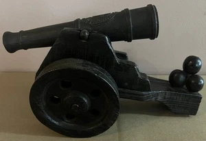 Vintage Wooden Model Cannon W/ Coat Of Arms, Cannon Balls, & Moving Wheels - Picture 1 of 12
