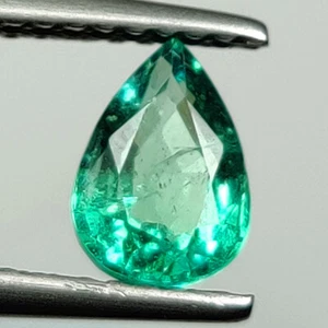 0.80 CT - Natural Zambian Emerald Pear Shape Fine Luster Green Gem - 7486 - Picture 1 of 2