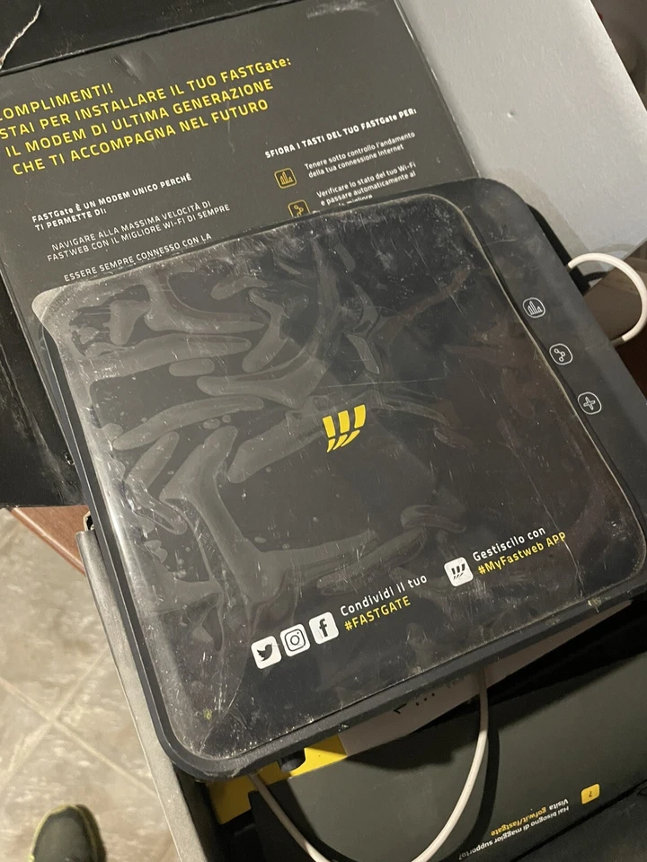 NUOVO MODEM FASTWEB 2023 FASTGATE ADSL VDSL FTTC FIBRA 300 MEGA WI-FI - Immagine 1 di 1