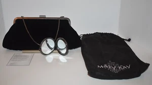 NUEVO CLUTCH MARY KAY TERCIOPELO NEGRO con MANGO DE CADENA Y ESPEJO COMPACTO - INTERIOR ROSA - Imagen 1 de 6