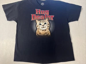 DOM Tee Black Shirt Cat Hug Dealer Graphic Short Sleeve Cotton Adult Size 2XL - Picture 1 of 4