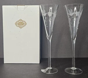 Vintage 1999 Shannon Crystal Pair Champagne Flutes Etched Dove Birds Heart Box - Picture 1 of 17