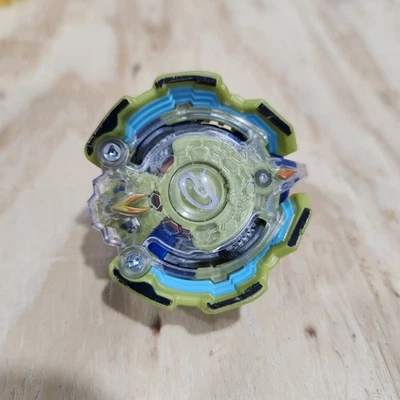 Beyblade Quetziko Q2 Hasbro Burst Suelto Verde con Borde Azul Juguete de Lucha Hasbro Foto 1 de 4