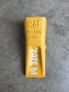 Punta de canastilla genuina OEM CAT 1U-3202 se adapta a cargador multiterreno 257D3 - Imagen 1 de 2
