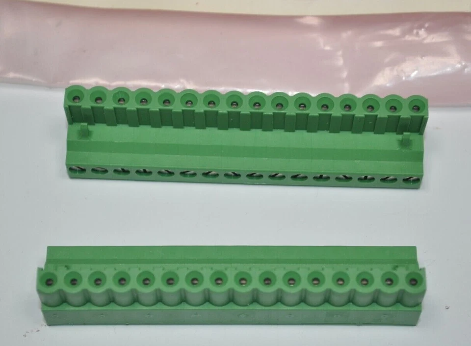 Lot of 2 NEW Tyco / TE / AMP 1-796640-6 Terminal Block Right Angle Plug 16 Pos - Image 1 of 3