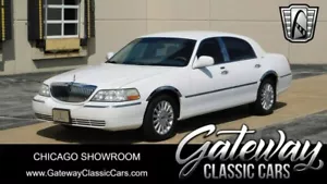 2003 Lincoln Town Car - Picture 1 of 12