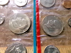 1976-P&D TYPE 1 UNCIRCULATED EISENHOWER DOLLARS IN MINT CELLO (2 COINS) - Picture 1 of 1