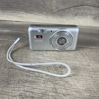 Kodak EasyShare V1003 10.2MP Digital point shoot Camera⚠️untested ⚠️for Parts - Image 1 of 4