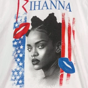 RIHANNA ANTI WORLD TOUR DATE T SHIRT DEADSTOCK MAGLIETTA DA COLLEZIONE SIZE M - Picture 1 of 16