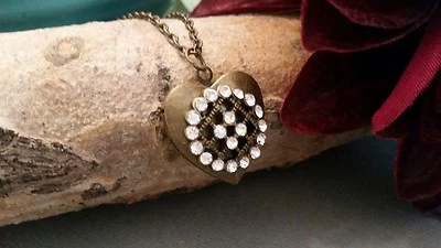 Medallón de latón, collar de filigrana de diamantes de imitación, bronce, estilo antiguo, pequeño Foto 1 de 3