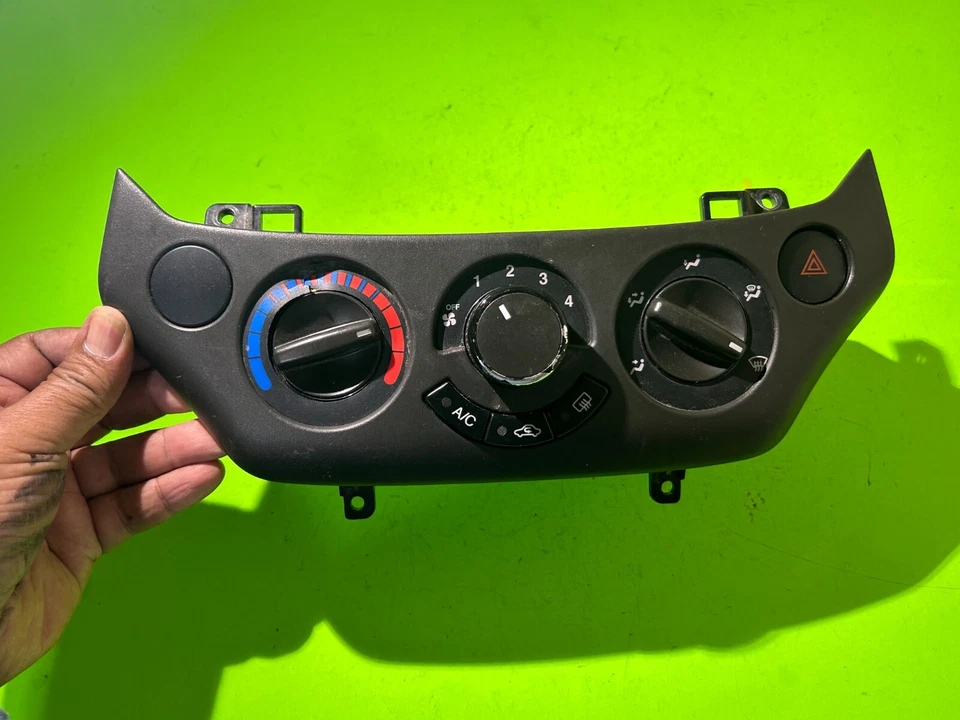 Pontiac G3 2009-2010 CA CALEFACCIÓN CLIMATIZACIÓN UNIDAD DE TEMPERATURA OEM 655-51778 Foto 1 de 4