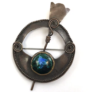 Broche antiguo DHA 1925 bronce escocés falda escocesa, piedra verde y azul - Imagen 1 de 6
