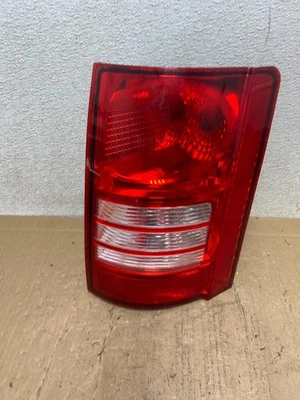 Luz trasera para pasajero derecho Chrysler Town And Country 2008-2010 OEM S0915 DW Foto 1 de 4