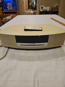 BOSE Wave Music System CD, radio AM/FM modello AWRCC2 con telecomando testato - Foto 1 di 9