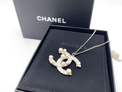 Ciondolo Accessorio Chanel B17k Perla Coco Marca Catena Lunga CC Logo Motivo