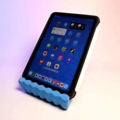 Universal Tablet Stand, Wiggly for Samsung, Apple, Android, iPadOS - Image 1 of 4