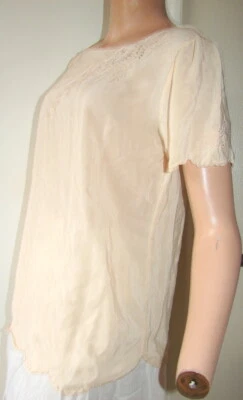 Vintage PINK/BEIGE BLOUSE w/Embroidery, Openwork, & Scalloped Hem Sm-Med d1-19 - Image 1 of 4