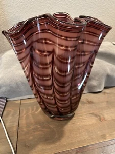 Vintage Amethyst Royal Gallery Hankerchief Vase Great Condition - Picture 1 of 3