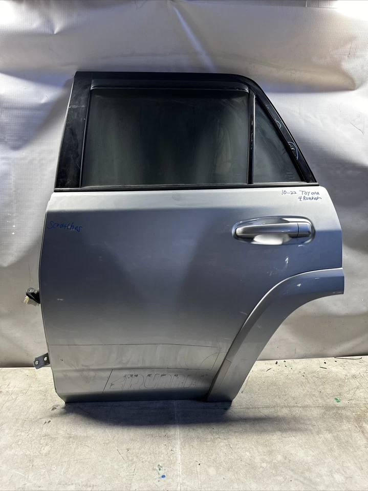 TOYOTA 4RUNNER 2010-2022 PUERTA TRASERA IZQUIERDA LATERAL IZQUIERDA COMPLETA OEM Foto 1 de 4
