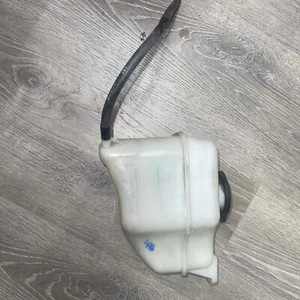 2015 TO 2020 KIA SEDONA 3.3L  COOLANT RESERVOIR  - Picture 1 of 4