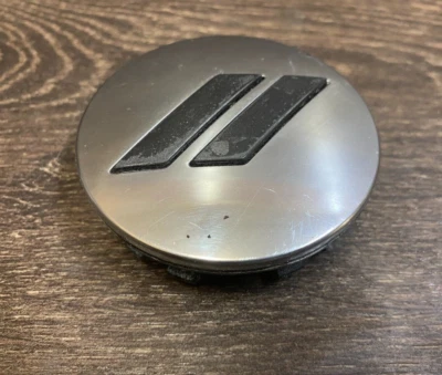 Dodge Charger, Challenger: 2015, 2016, 2017 - 2022, 2,5 pulgadas, tapa central cromada Foto 1 de 4