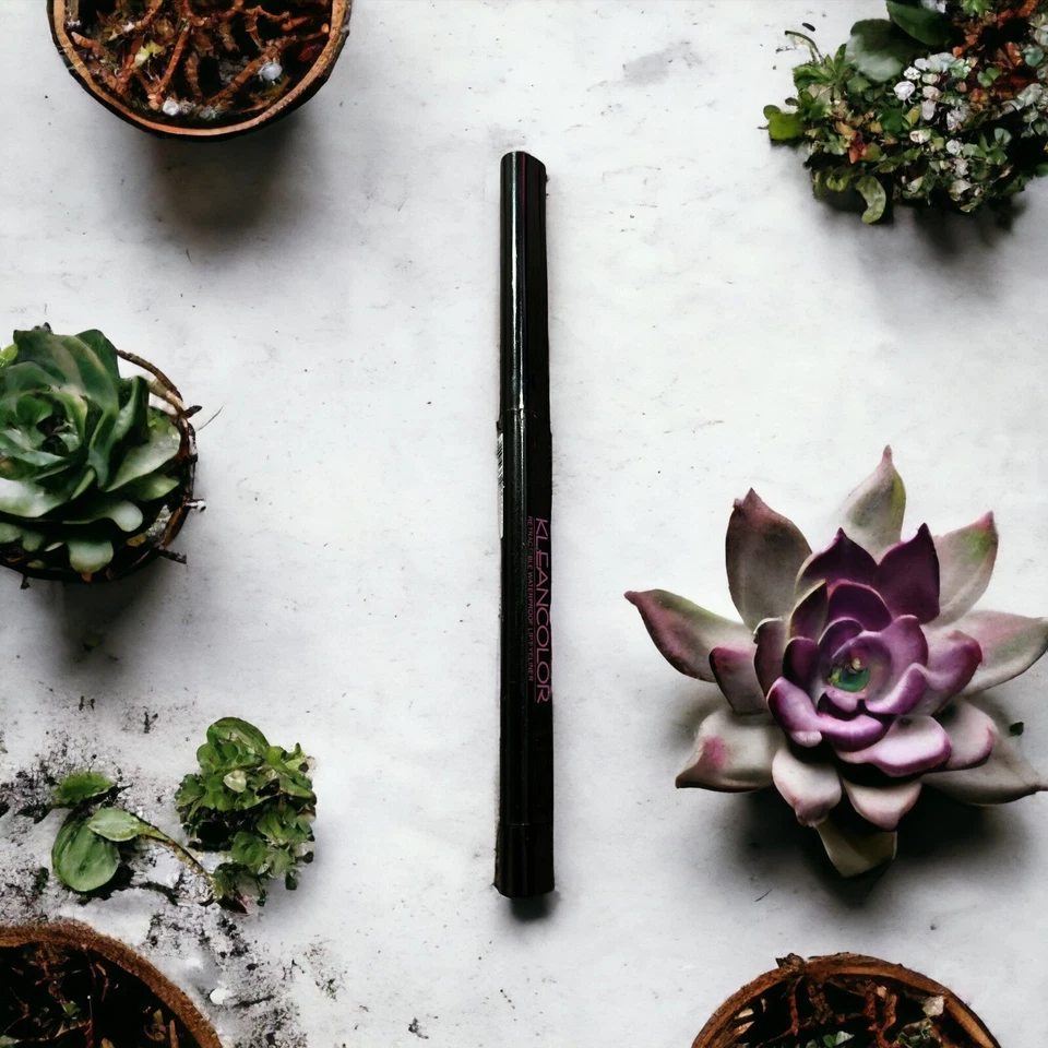 Pencil AP1 Black Kleancolor Retractable Waterproof lip Eyeliner - Image 1 of 1