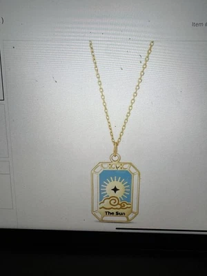 "Collar esmaltado de cartas del tarot Kay The Sun oro amarillo de 10 quilates de 18""" Foto 1 de 4