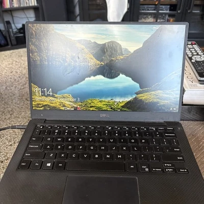 Dell XPS 13 9360 i3-7100U 2.4GHz 4GB Ram 128GB SSD BT Win10 + Cargador, Arranque Foto 1 de 4