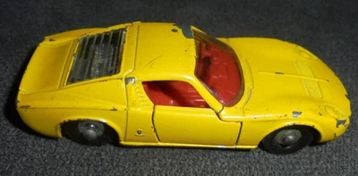 Винтажный спичечный коробок 1960-х LAMBORGHINI MIURA #33 - желтый с красным интерьером - Изображение 1 из 4