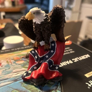 Adler mit Flagge Figur 4 cm groß - Bild 1 von 8