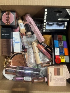 Verschiedene Revolution Kosmetik (250 Stück Box) - Bild 1 von 3