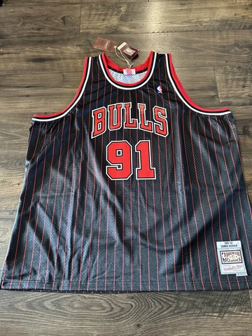 MENS 5XL MITCHELL & NESS SWINGMAN ALTERNATE CHICAGO BULLS 1995 DENNIS RODMAN Cover