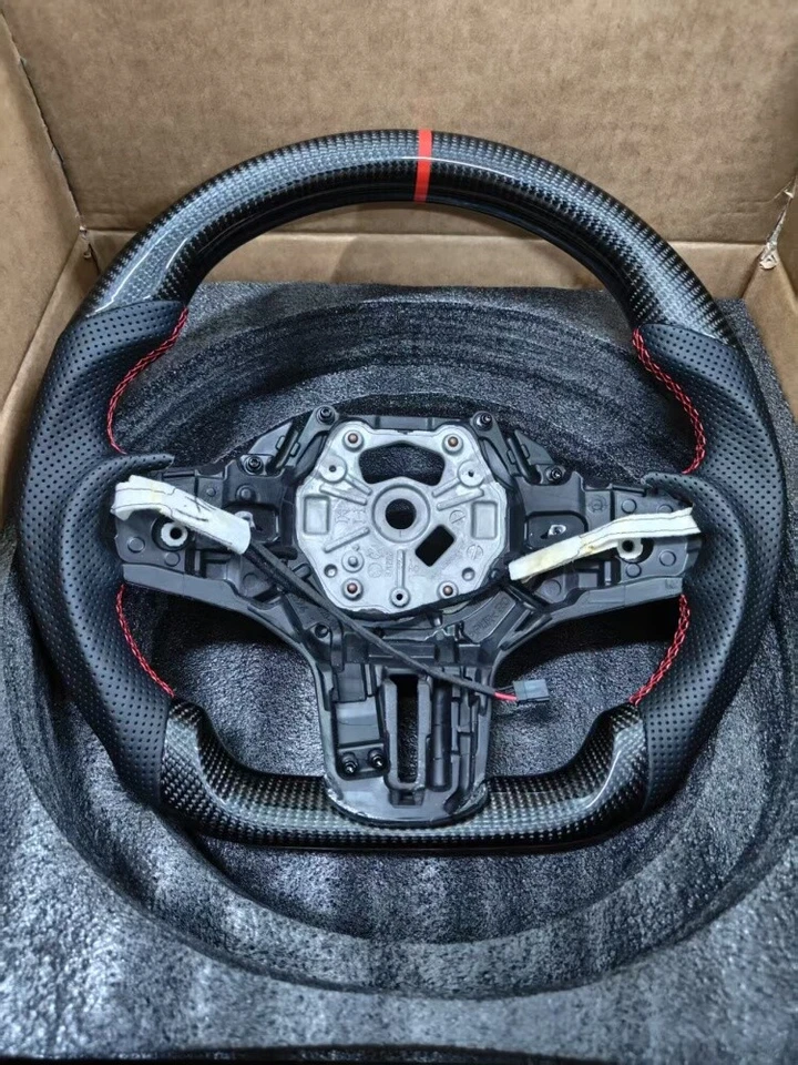 Carbon Fiber Steering Wheel with Heated For BMW G30 X3 X4 X5 X6 X7 M5 M8 X5M X6M Foto 1 de 4