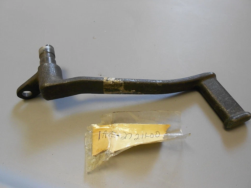 NOS 1986-1988 Yamaha FZ700 FZ750 Brake Pedal PN:1AE-27211-00 - Image 1 of 1
