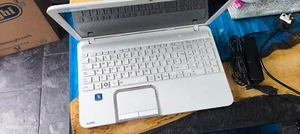 Toshiba Satellite L850-1D5 2GB RAM DDR3, Mains Charger, 15.6" + 320GB HARD Drive - Picture 1 of 12