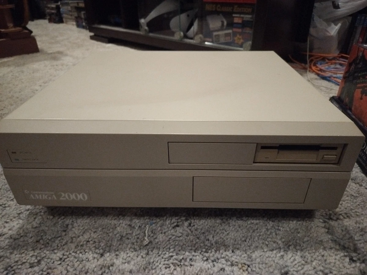 Amiga2000 コンピュータ　本体のみ Amiga2000 コンピュータ 本体のみ Amiga2000 コンピュータ 本体のみ