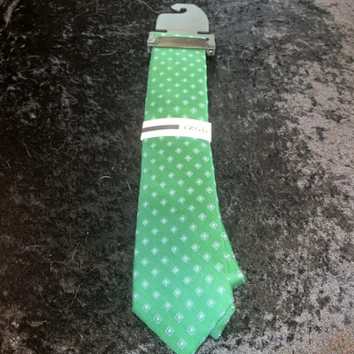 Gravata masculina de seda verde manjericão geométrica IZOD nova com etiquetas - Imagem 1 de 4